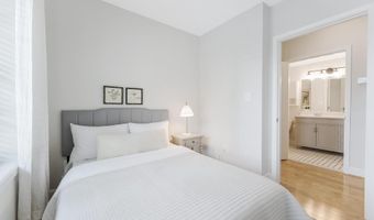 231 N THOMAS St 105, Arlington, VA 22203