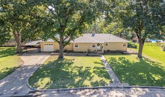 111 Moyne Dr, Abilene, KS 67410