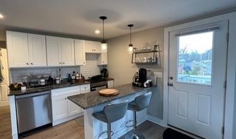 14 Phillips St 2F, North Kingstown, RI 02852