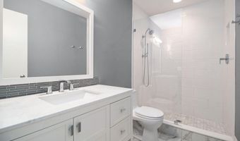 614 Peninsula Ct, Ann Arbor, MI 48105