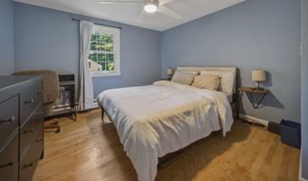 32 Fox Den Rd, Avon, CT 06001