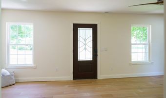 101 W College St, Ash Grove, MO 65604