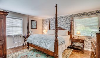 240 Dwight Rd, Middletown, NJ 07748