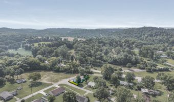 1027 Moore St, Athens, TN 37303