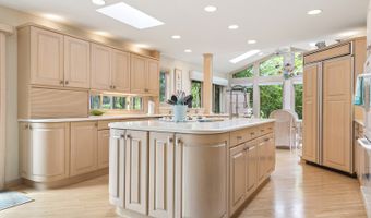 40484 Sunset Dr N, Antioch, IL 60002