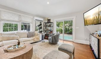 44 Washington Pl, Villas, NJ 07450