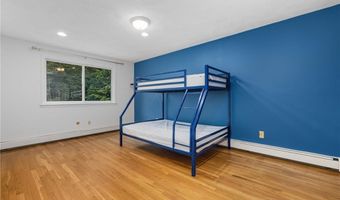 67 Daniel Dr, North Kingstown, RI 02852