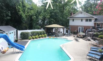 1322 E Barden Rd, Charlotte, NC 28226