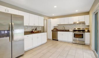8302 NIGHTINGALE Ct, Annandale, VA 22003