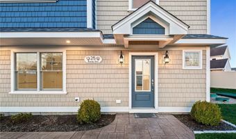 25 Scallop Shell Rd, Narragansett, RI 02882