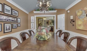 7386 Lake Lakota Pl, Indianapolis, IN 46217