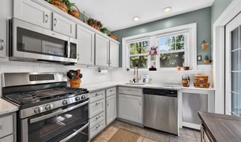 2051 W LIVINGSTON St, Allentown, PA 18104
