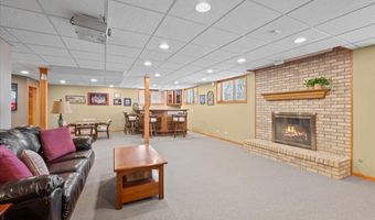 1928 N Ridge Ave, Arlington Heights, IL 60004