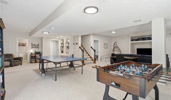 780 S Sussex Ct, Aurora, OH 44202