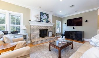 16 Central St, Charlestown, RI 02813