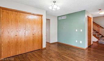 708 13th St SW, Altoona, IA 50009