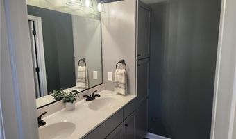 139 Frank Dr, Allen, PA 18067