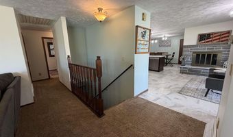 330 Fairview Dr, Aurora, NE 68818