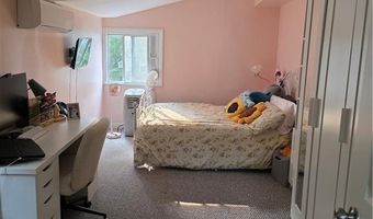 77 Fairfield Dr, North Kingstown, RI 02852