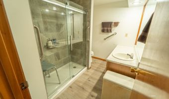 7533 Selby Rd, Athens, OH 45701