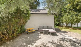 1027 S Shilling Ave, Blackfoot, ID 83221