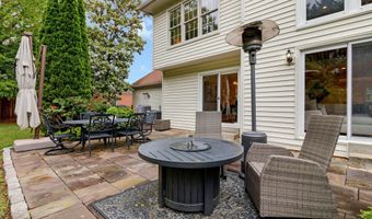 9908 KENTSDALE Dr, Potomac, MD 20854