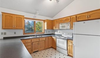 14786 Hallmark Dr, Apple Valley, MN 55124