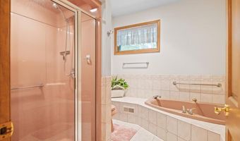 536 E Shore Dr, Adirondack, NY 12808