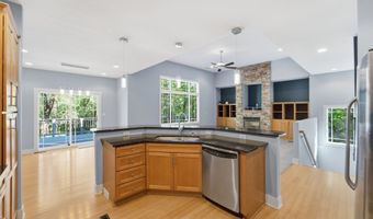 820 Greenwood Hills Dr, Adel, IA 50003