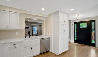 6063 HYDRANGEA Dr, Alexandria, VA 22310
