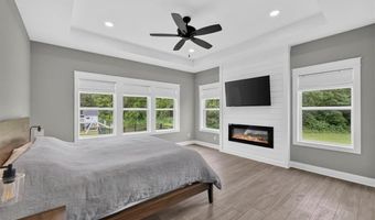 803 NE Lakota Dr, Adrian, MO 64720