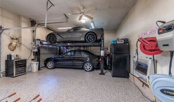 650 Eastpointe Ct, Amherst, OH 44001