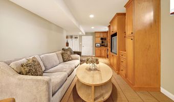 2069 Upper Chelsea Rd, Columbus, OH 43221