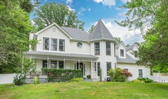 1 Victoria Pines Ln, Andover, NJ 07848