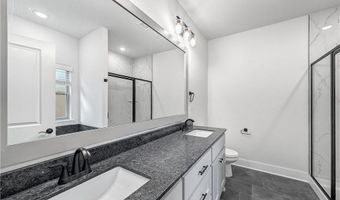 100 Selkirk Dr, Bella Vista, AR 72715