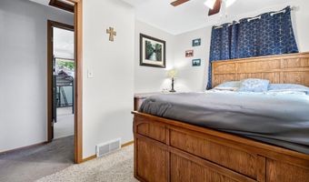 1025 W ROBERTS Ave, Appleton, WI 54914