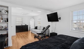 4 Halsey Ave, Middletown, RI 02842