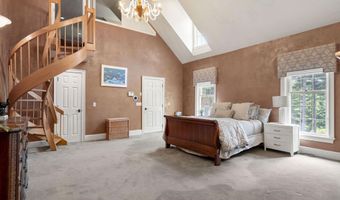 56 Oak Dr, Bedford, NH 03110