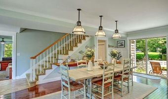 46 Channing Rd, Narragansett, RI 02882