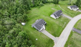 51 Knoll Crest Dr, Bangor, ME 04401
