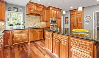 3801 WASHINGTON WOODS Dr, Alexandria, VA 22309