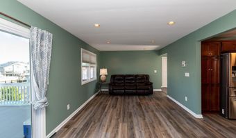 73 Carlyle Dr, Bayville, NJ 08721