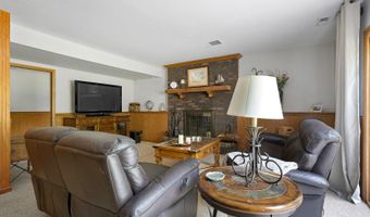 914 Scott St, Algonquin, IL 60102