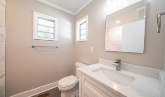 35 DOGWOOD St, West Point, GA 31833