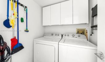 1000 W Island Blvd 2407, Aventura, FL 33160