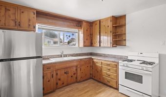 402-4 Santa Barbara St, Oceanside, CA 92058