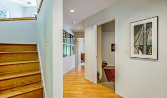555 Glendale Cir, Ann Arbor, MI 48103