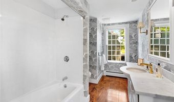 42 Second St, Newport, RI 02840