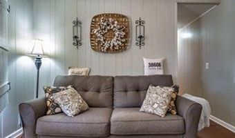 352 Coles Point Rd, Batesville, MS 38606