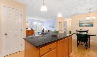 45 Saw Mill Dr 305, North Kingstown, RI 02852